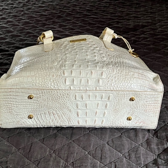 X sold x Brahmin handbag EUC Oyster color - Picture 2 of 12
